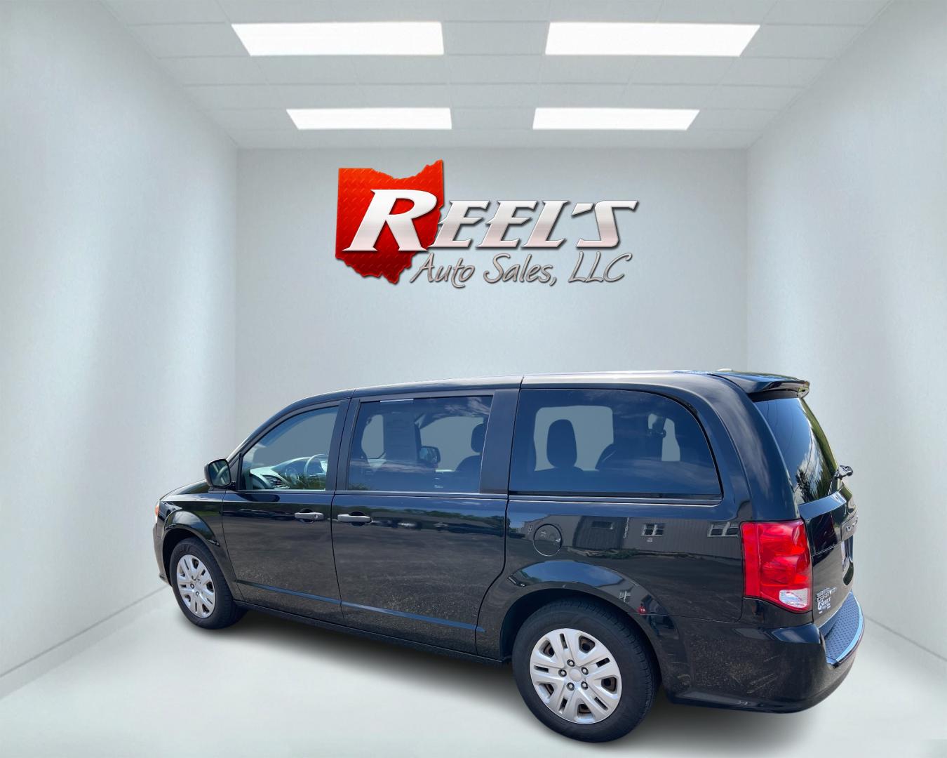 2019 Black /Black Dodge Grand Caravan SE (2C4RDGBG6KR) with an 3.6L V6 DOHC 24V engine, 6A transmission, located at 547 E. Main St., Orwell, OH, 44076, (440) 437-5893, 41.535435, -80.847855 - Photo#7